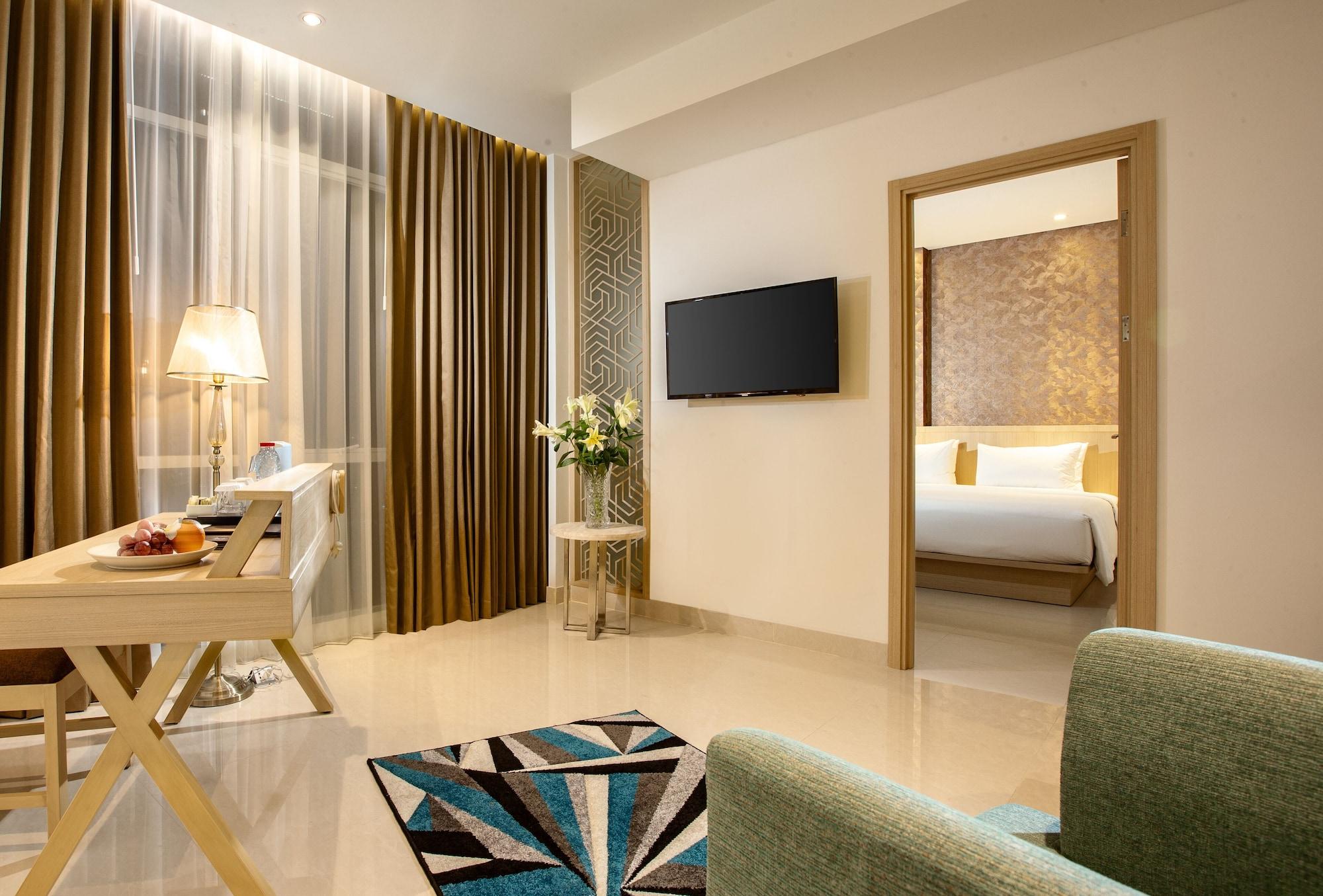 Hotel Santika Gresik Eksteriør billede