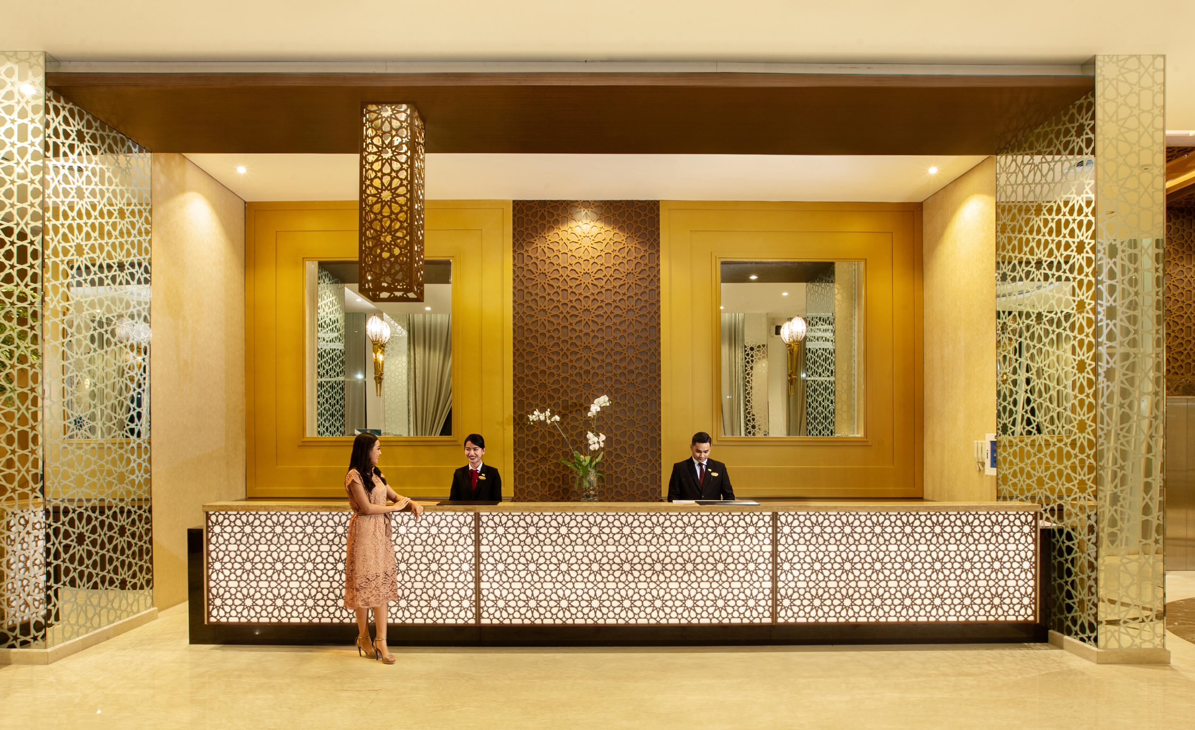 Hotel Santika Gresik Eksteriør billede